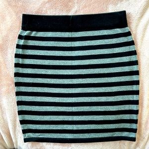 Express knit mini skirt. Size S.